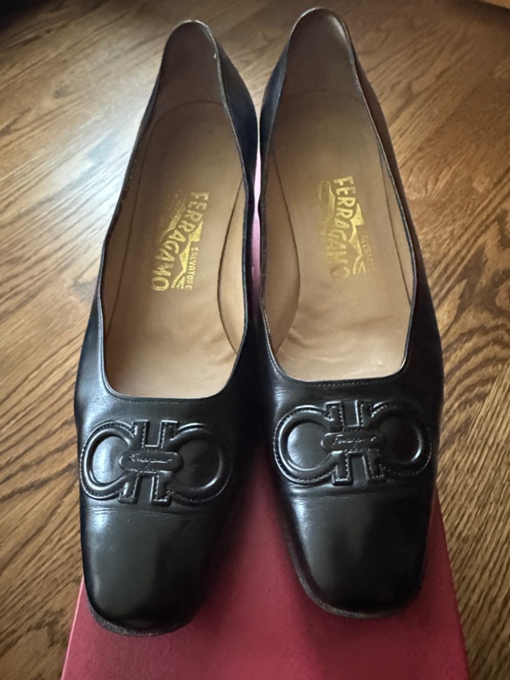 Salvatore Ferragamo Black Leather Gancini Pumps